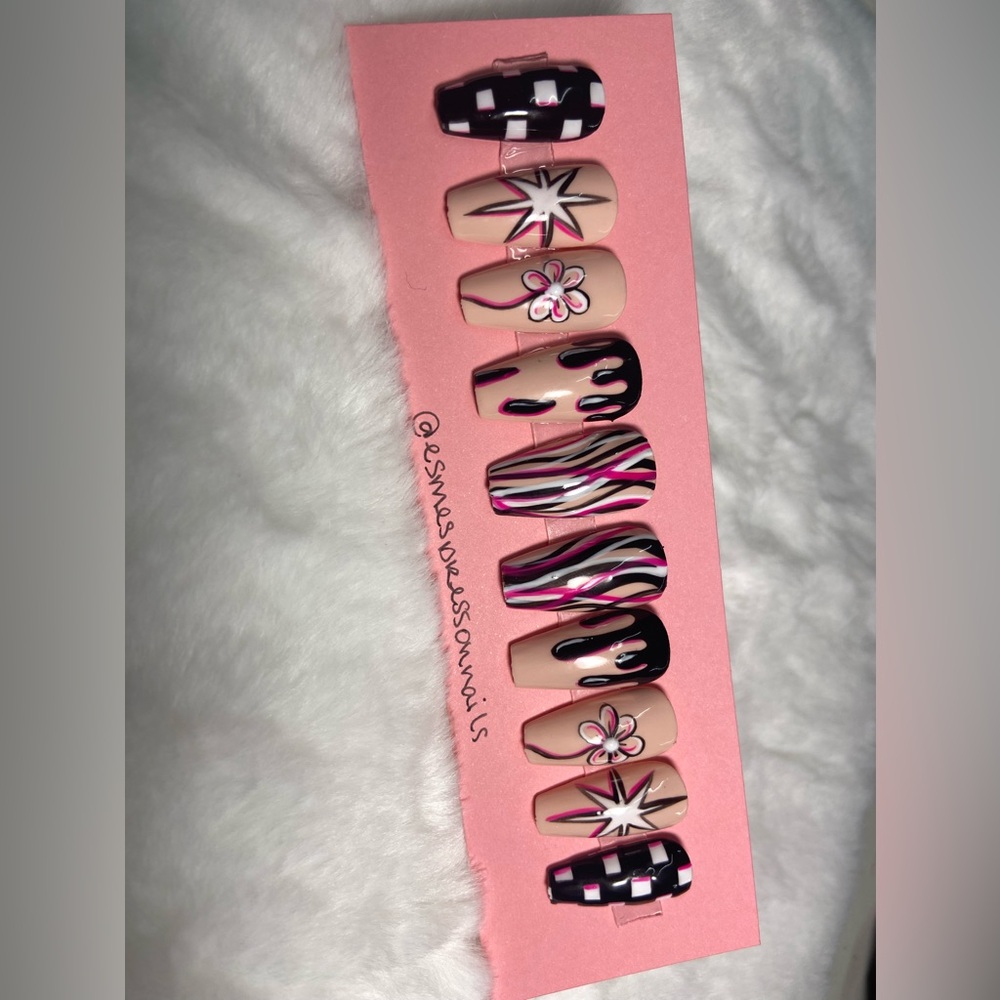 Stylish Pink and Black Press-On Nails